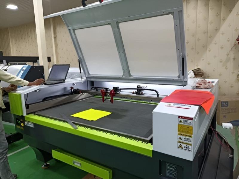 CO2 Laser Cutting Machine For Non Metal Industrial Applications