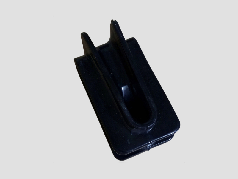 Fence Corner Strain Insulator For High Tension Electric Fencing