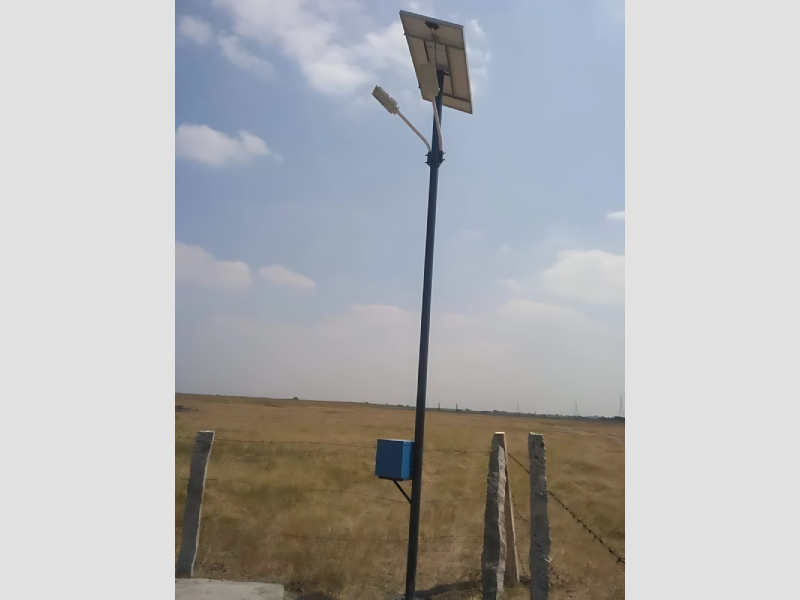 Solar LED Street Light 20 Watt For Pathway And Area Lighting