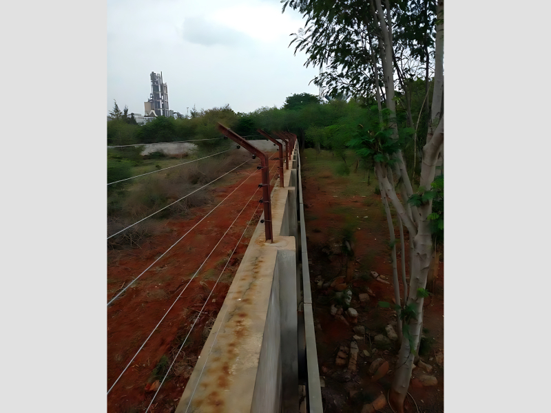 Solar Wall Top Fence 240 Volt Five Line For Compound Wall Safety