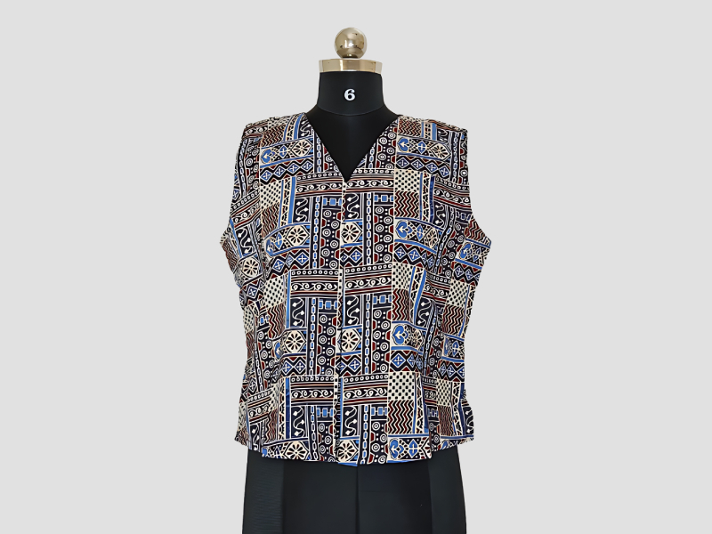 Indigo Natural Dyed Cotton Crop Top With Geometrical Patterns – MuRa@23