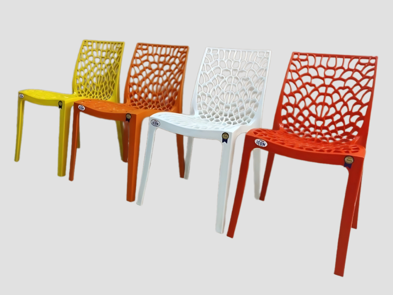 Designer Cut Pattern Plastic Cafeteria Chair For Cafe and Restaurant Use