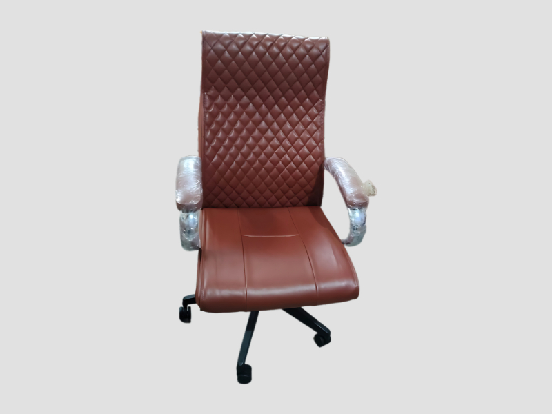 Diamond Quilted High Back Executive Chair with Cushioned Armrests For Director Cabin Use