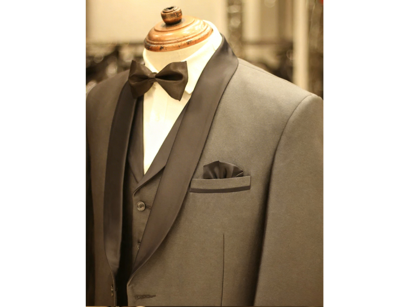 Dark grey 3-piece tuxedo suit for men formal wear