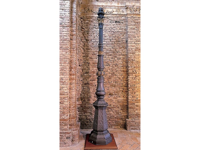 Heavy Duty Iron Support Pole