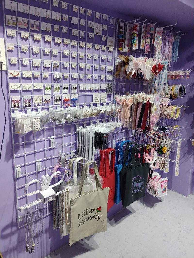 Grid Display Rack Modular Grid Panel Display For Retail Merchandising