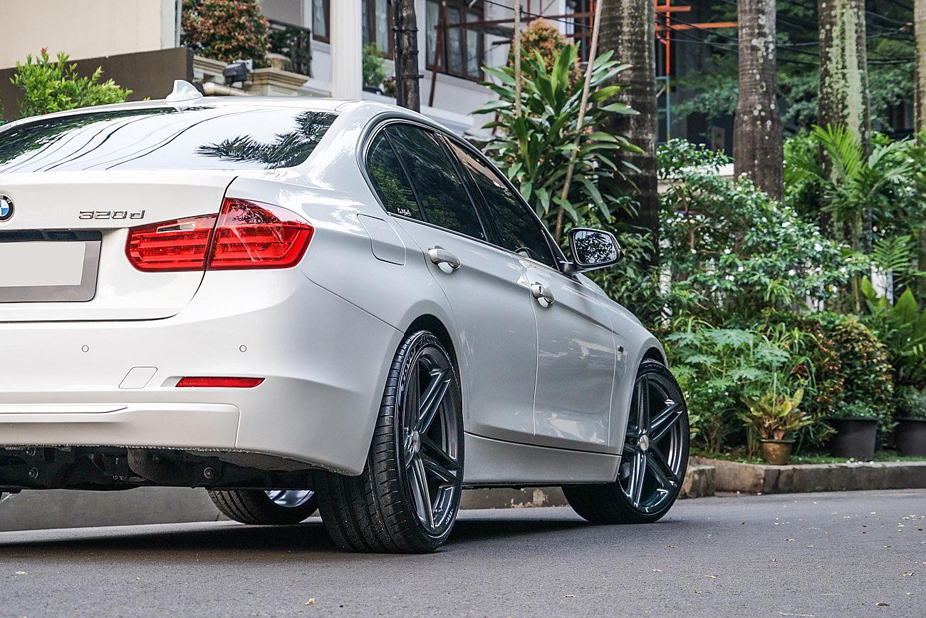 BMW F30 with Vossen VF Series VFS5 20"