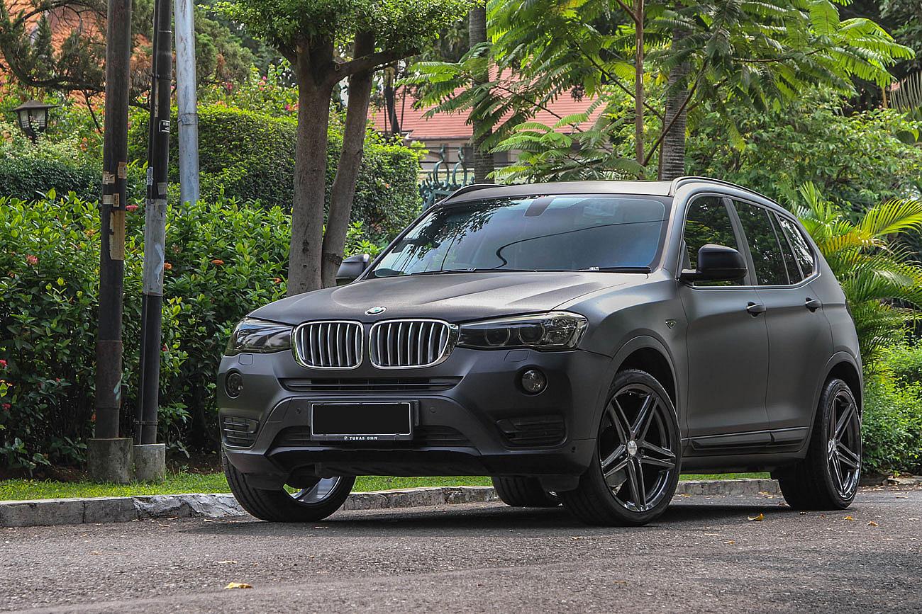 BMW X3 F25 with Vossen VF Series VFS5