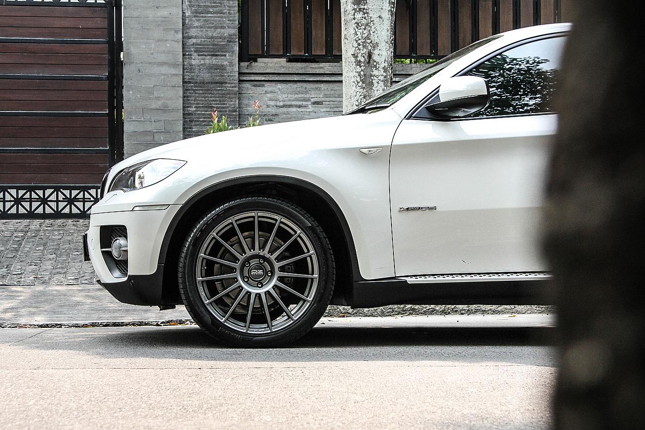 BMW X6 E71 + OZ Racing Superturismo Dakar 21"