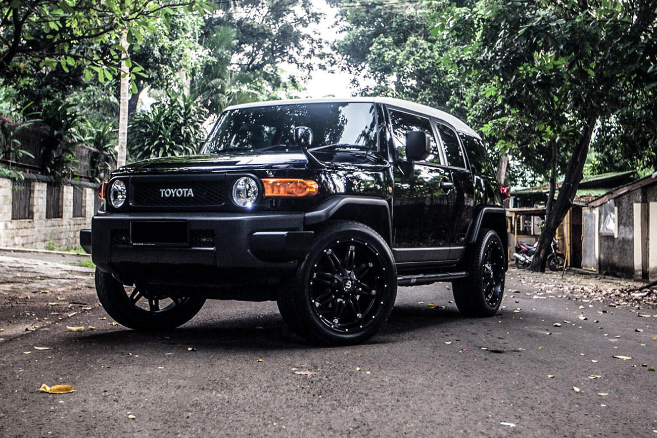 Permaisuri FJ Cruiser with Fuel Hostage 22"