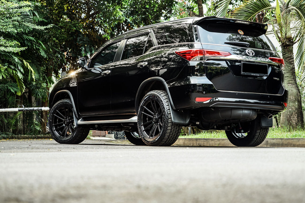  SSW 232S with Fortuner VRZ