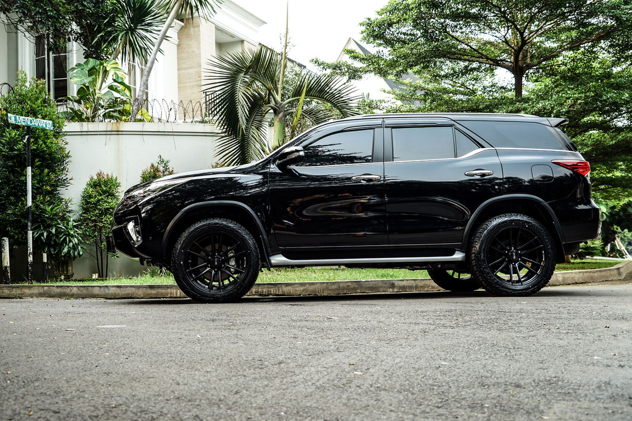  SSW 232S with Fortuner VRZ
