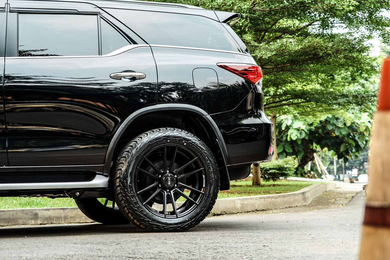  SSW 232S with Fortuner VRZ