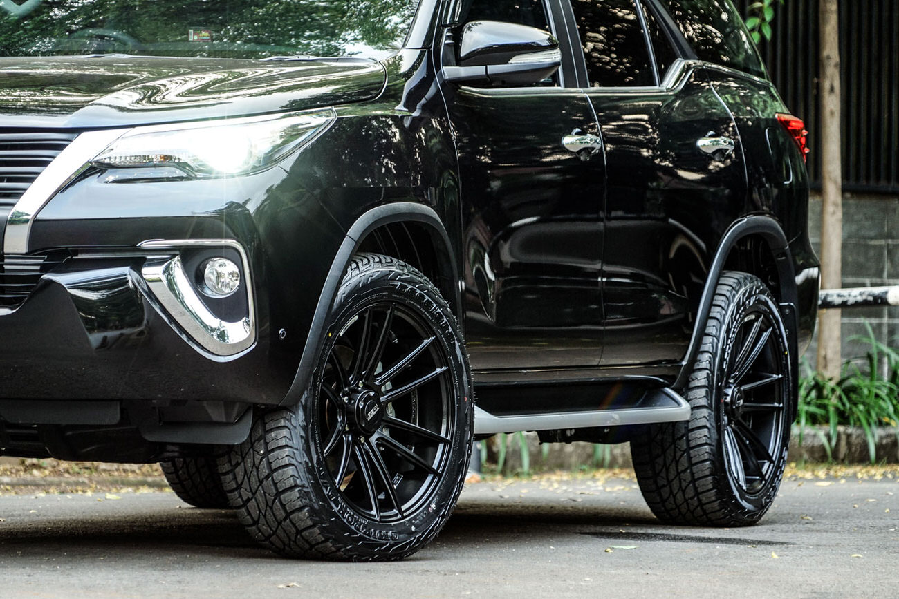  SSW 232S with Fortuner VRZ