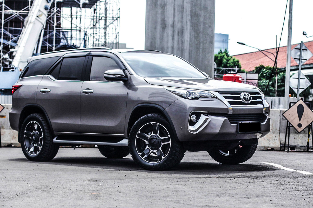 XD Series Rockstar Panda with Fortuner VRZ