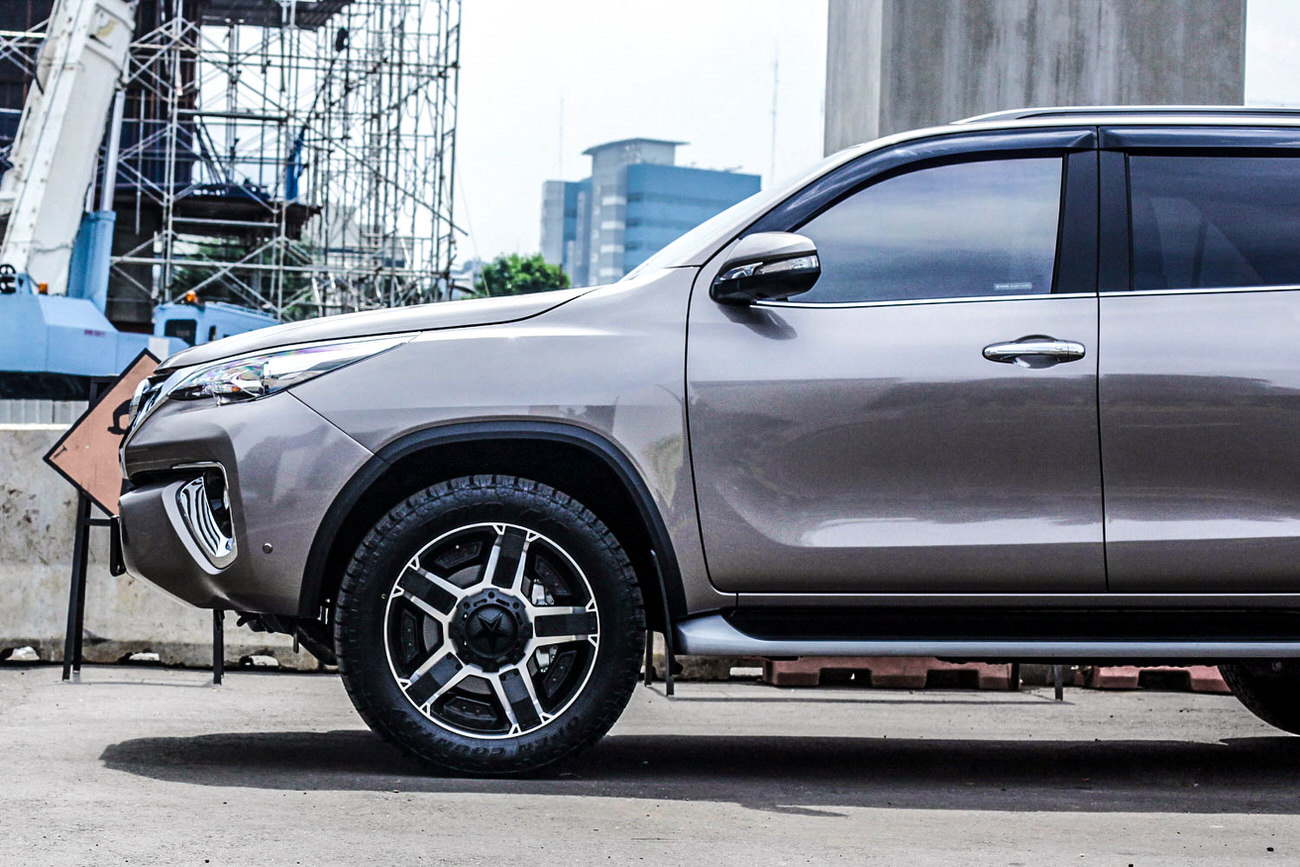 XD Series Rockstar Panda with Fortuner VRZ