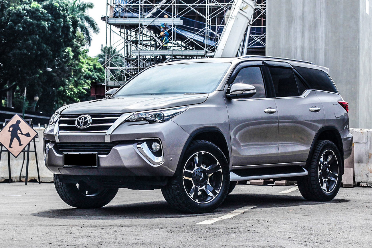 XD Series Rockstar Panda with Fortuner VRZ