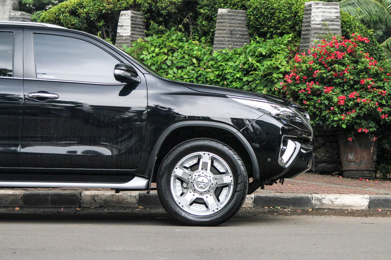 XD SERIES ROCKSTAR ARGENTO 168 on FORTUNER