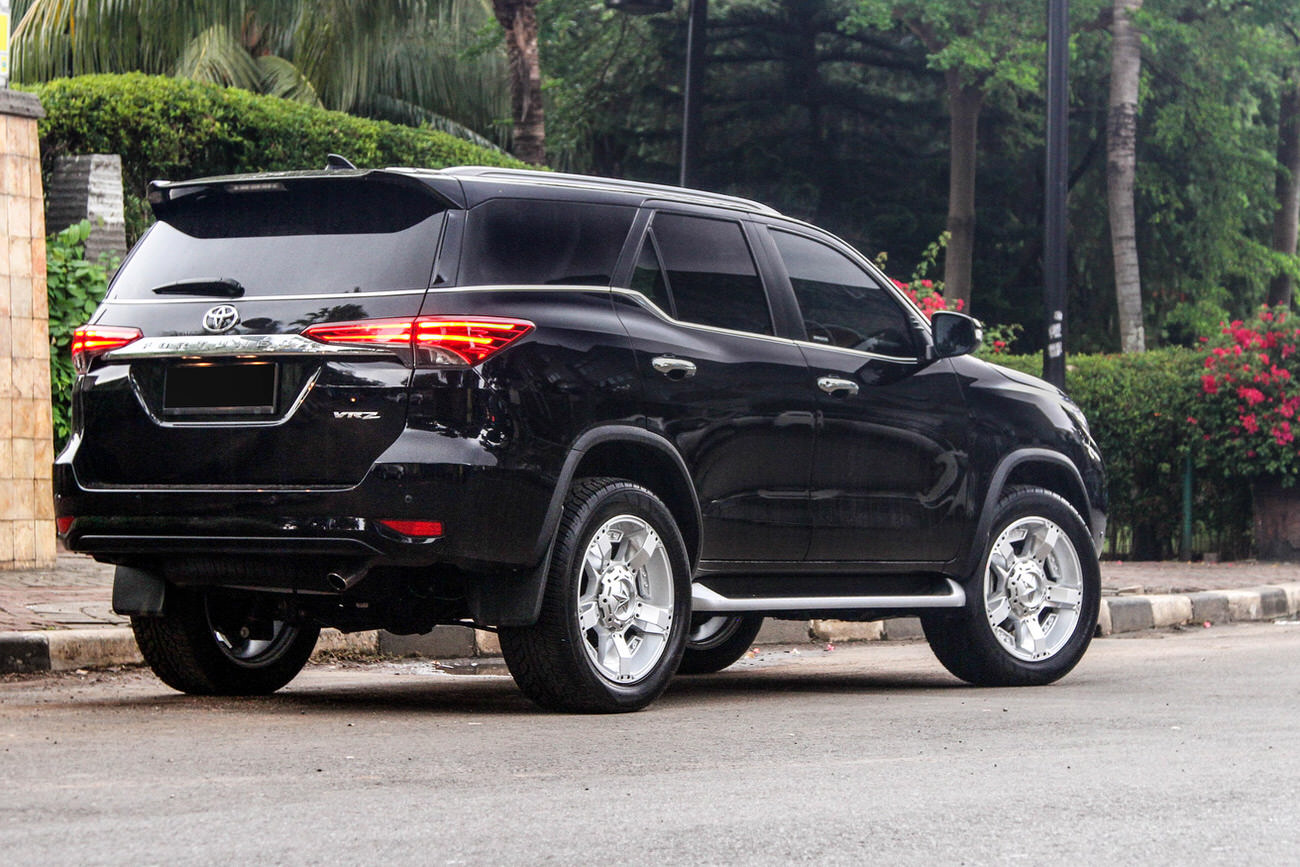 XD SERIES ROCKSTAR ARGENTO 168 on FORTUNER