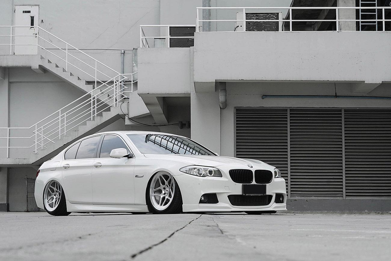 Slammed Down F10 with VOSSEN LC104