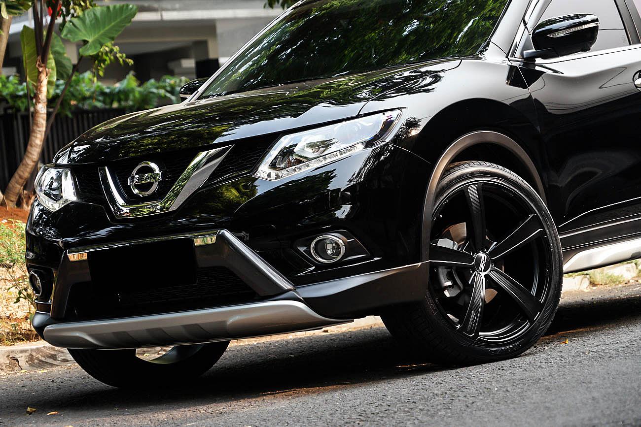 Nissan X-Trail T32 on OZ Racing Montecarlo HLT