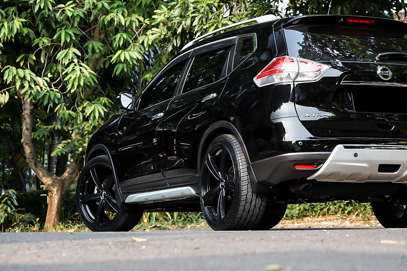 Nissan X-Trail T32 on OZ Racing Montecarlo HLT