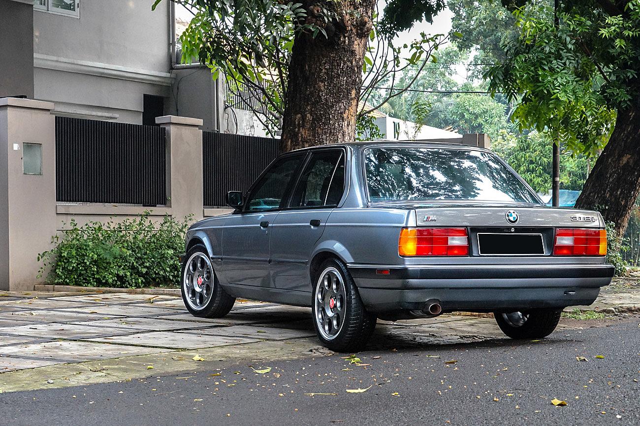 OZ Racing Anniversary 45 on a BMW 318i E30 