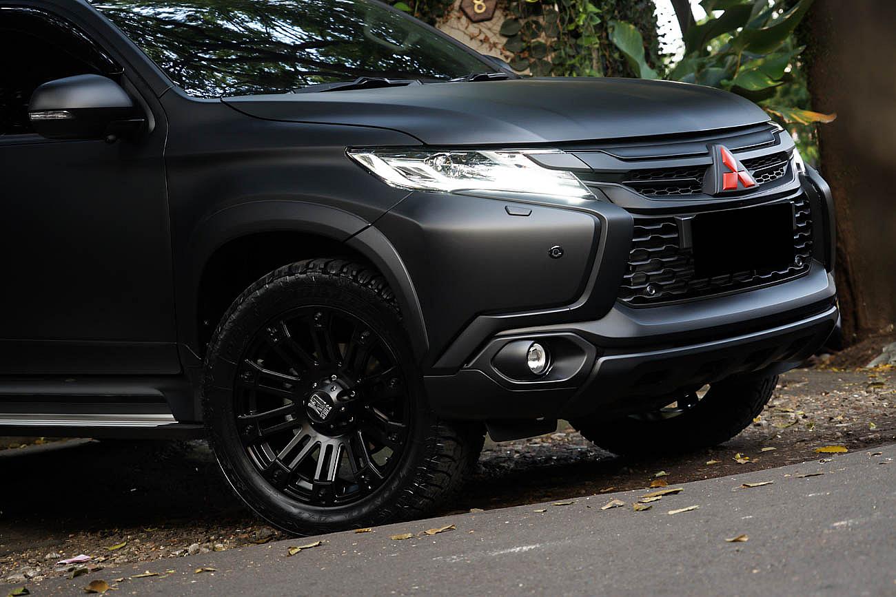 Pajero Sport  with XD Series Brigade 139 20"