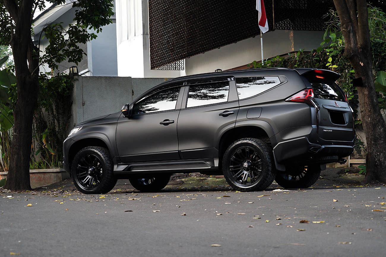 Pajero Sport  with XD Series Brigade 139 20"