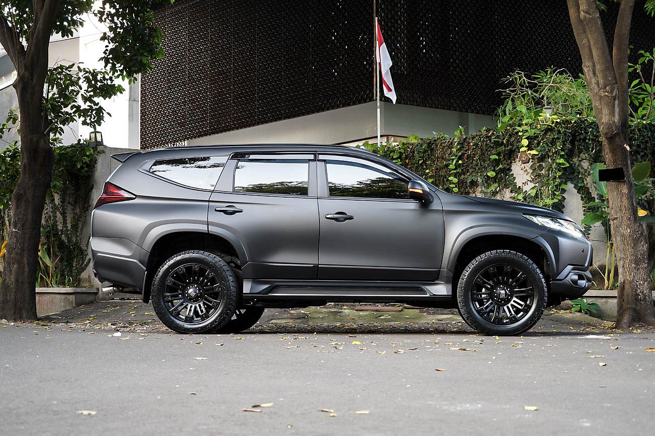 Pajero Sport  with XD Series Brigade 139 20"