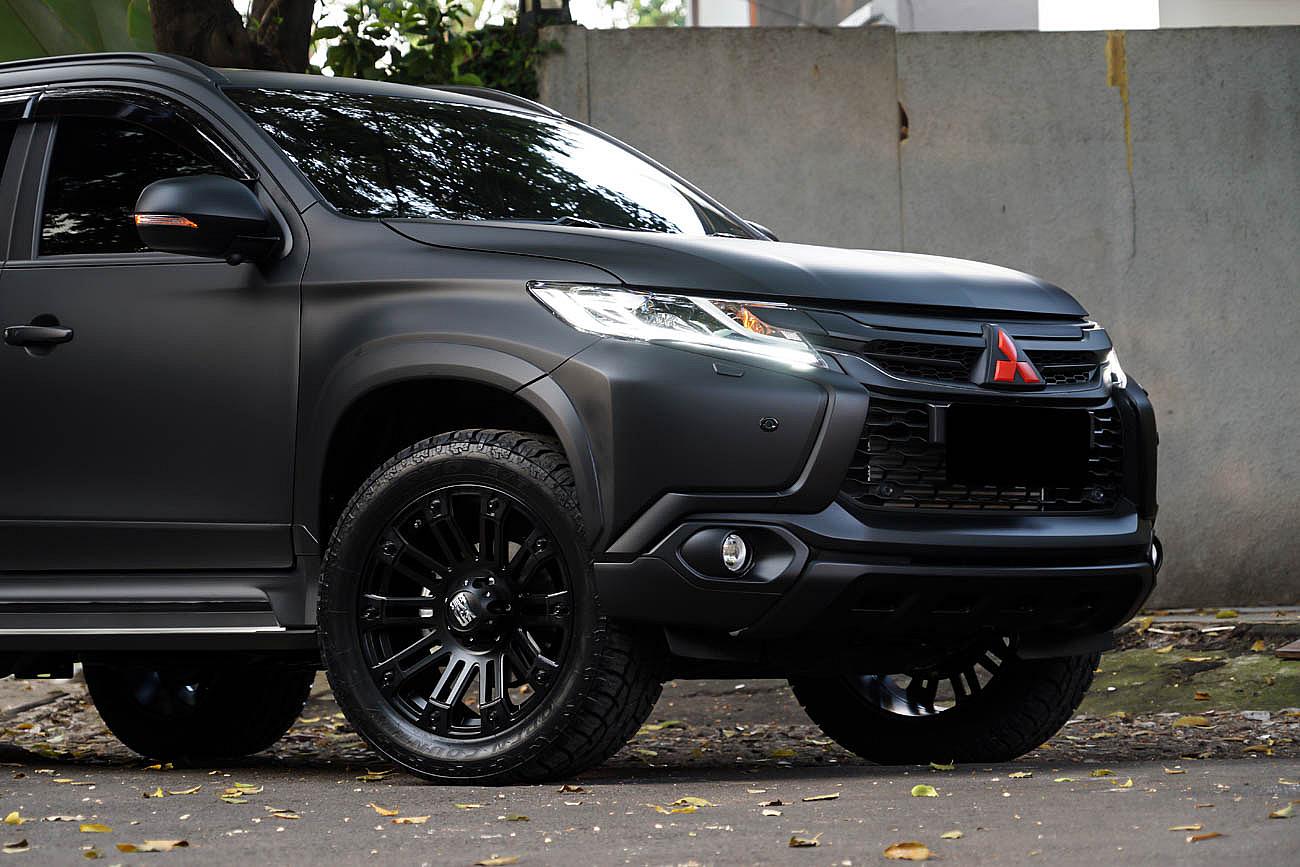 Pajero Sport  with XD Series Brigade 139 20"