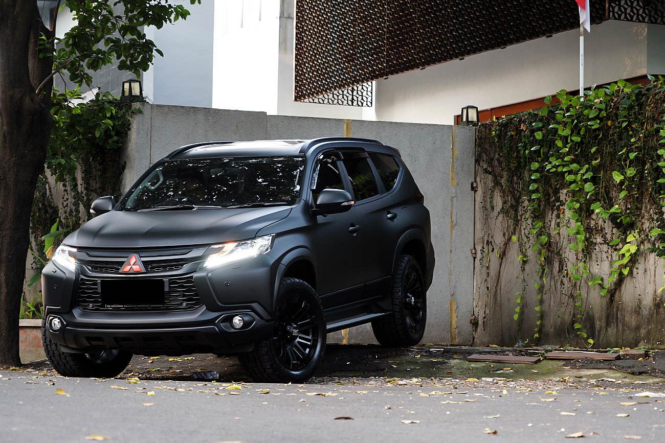 Pajero Sport  with XD Series Brigade 139 20"