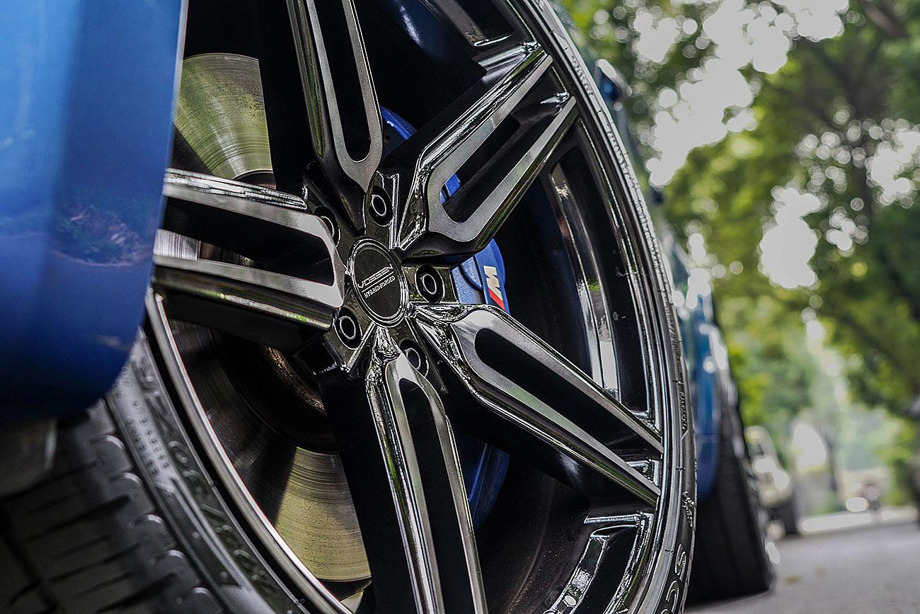 Pirelli Scorpion Zero + VOSSEN HF-1 on BMW E70