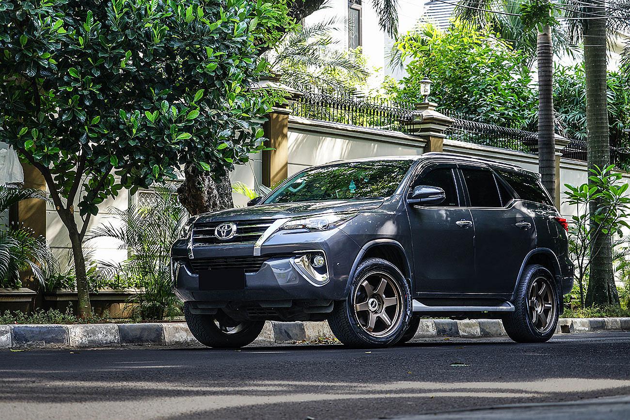Rays TE37 Ultra Large PCD + YOKOHAMA Parada Spec-X PA02 on Fortuner