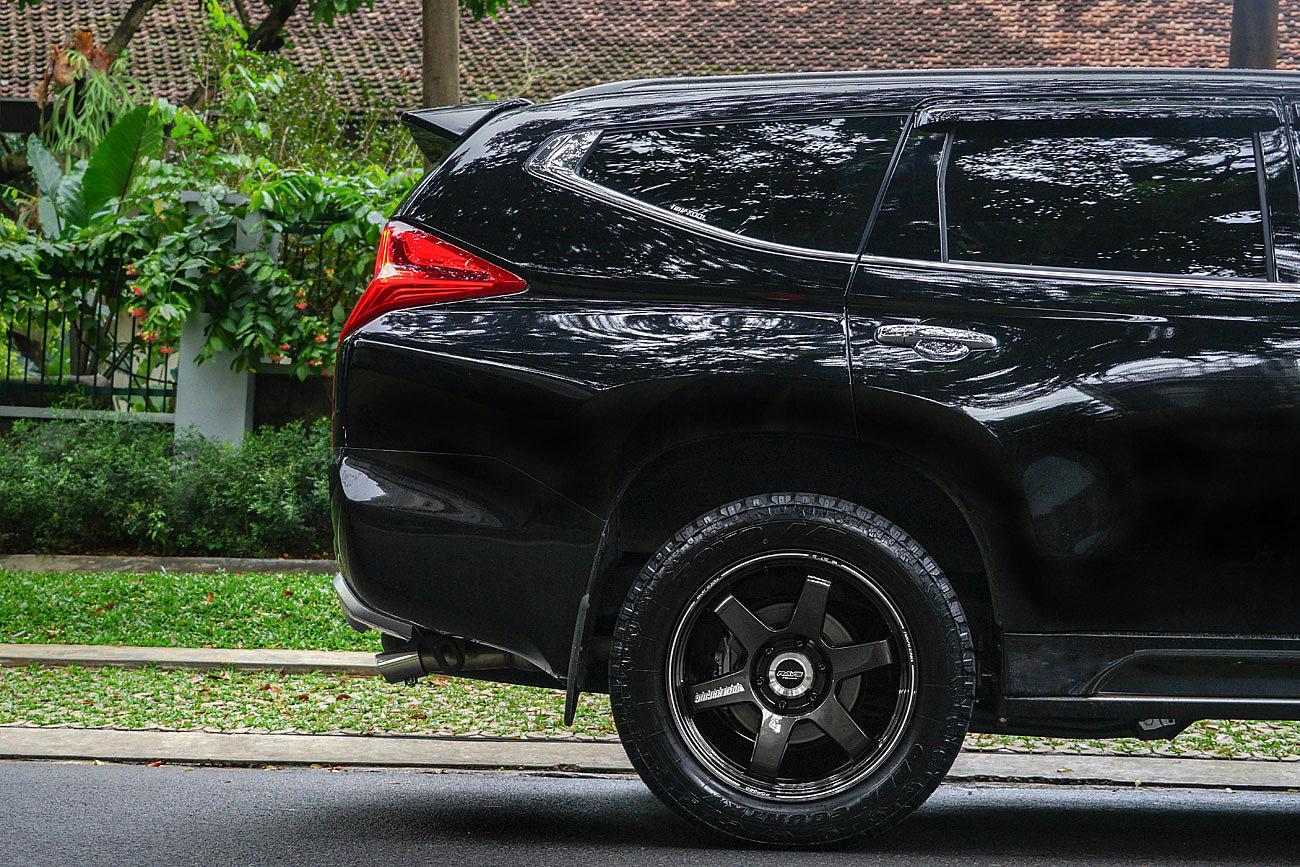 Rays TE37 Ultra Large PCD on Pajero Sport