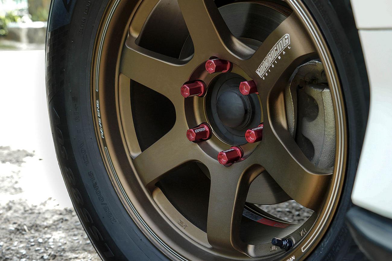 Rays Volk Racing TE37SB on Pajero Sport 