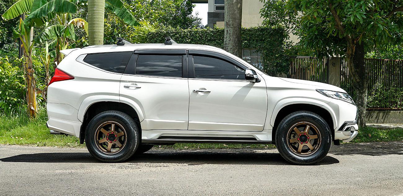 Rays Volk Racing TE37SB on Pajero Sport 