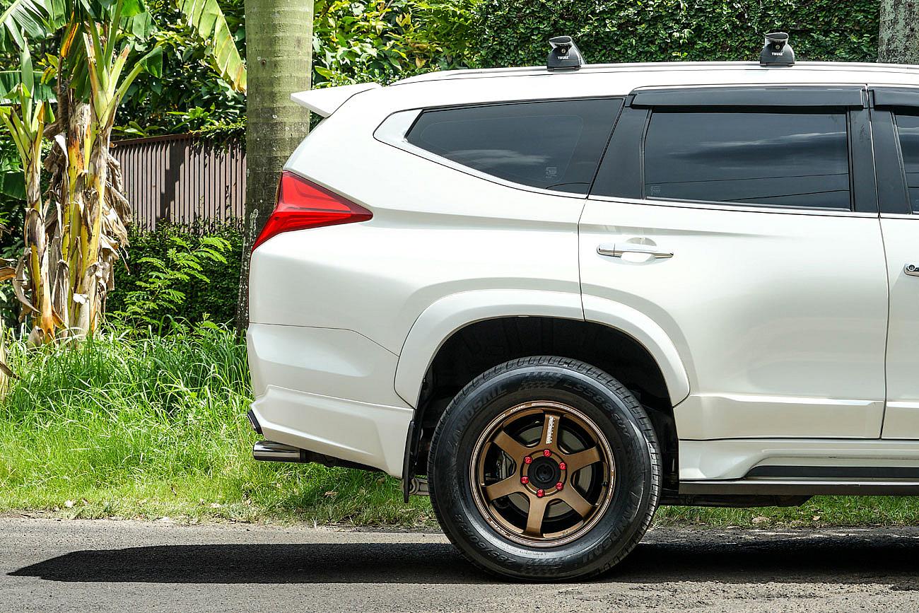 Rays Volk Racing TE37SB on Pajero Sport 