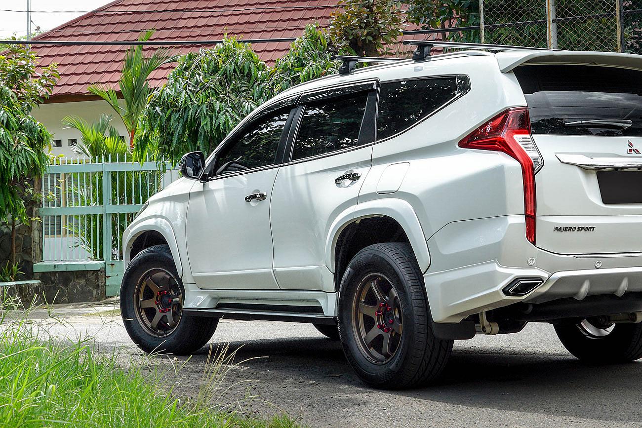 Rays Volk Racing TE37SB on Pajero Sport 