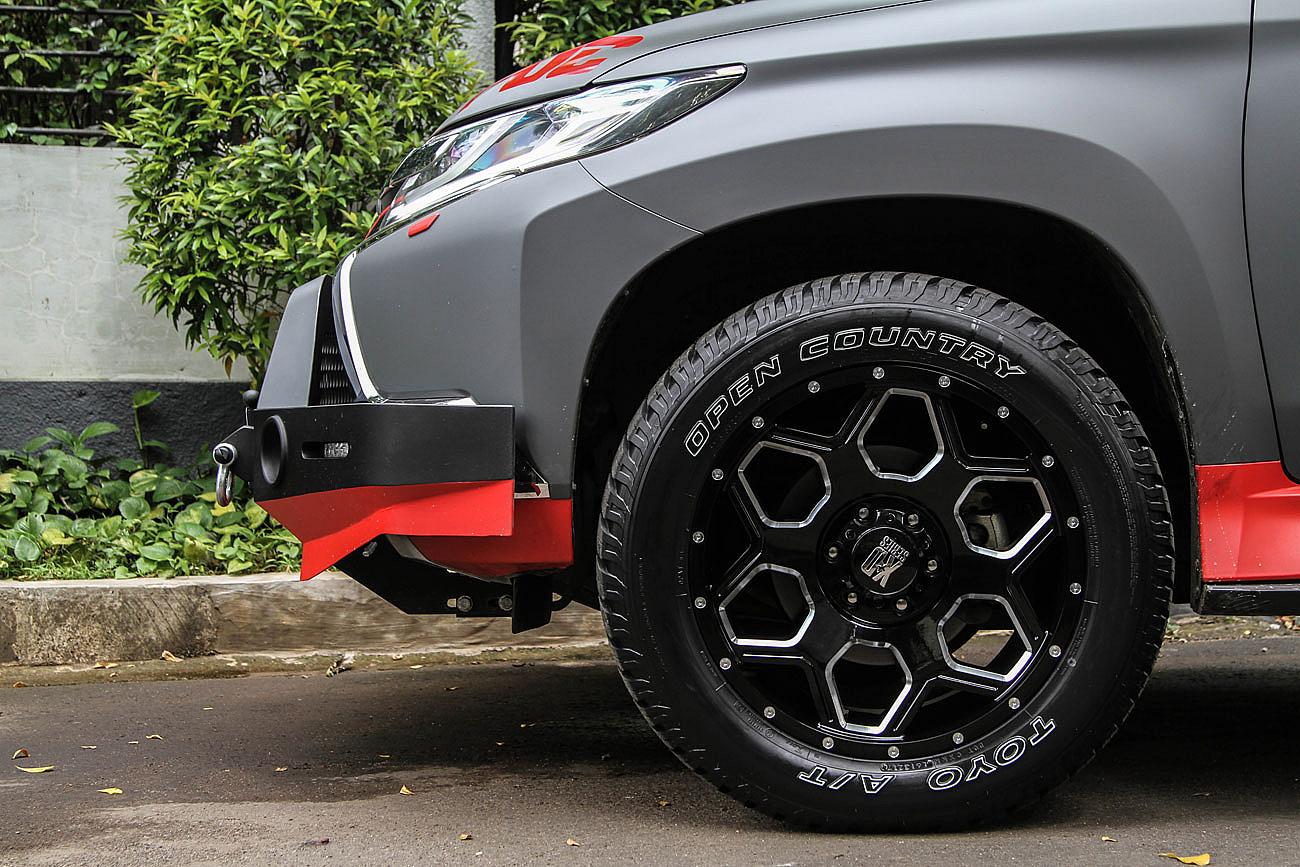 Toyo Open Country A/T+XD Series Battalion on Pajero Sport