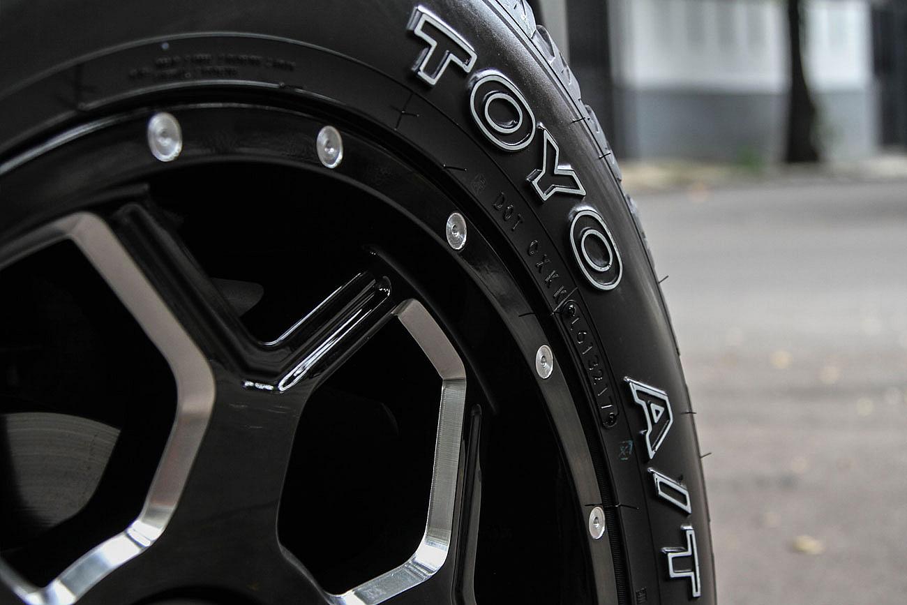 Toyo Open Country A/T+XD Series Battalion on Pajero Sport