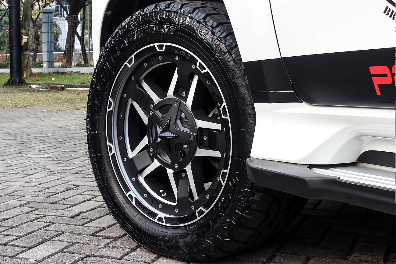 XD Series Rockstar 3 Othello on Pajero Sport