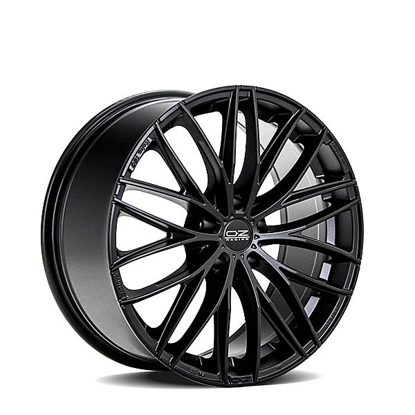 Italia 150 Gloss Black 19