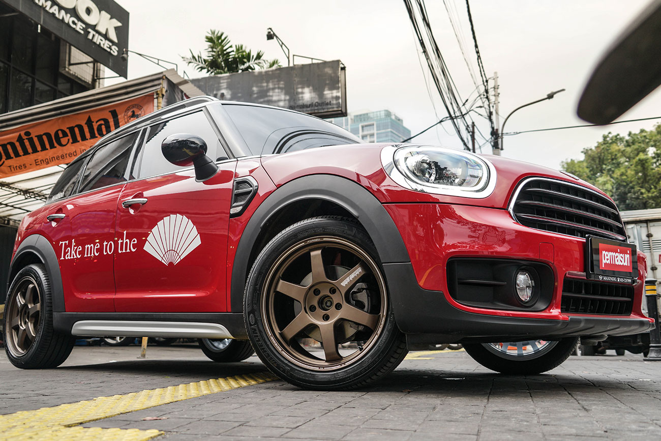 Permaisuri | Mini Cooper Countryman with Rays TE37 Ultra