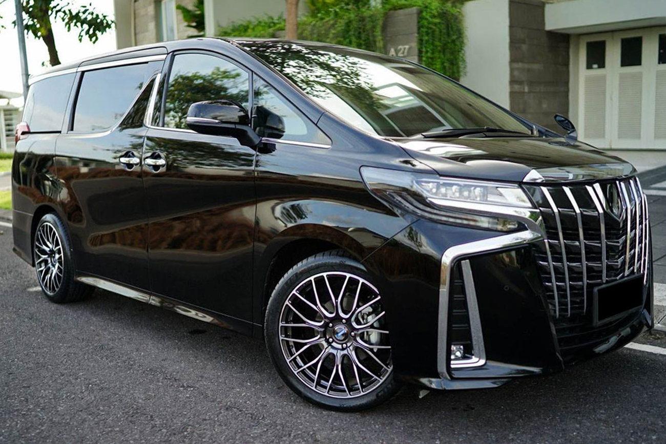 Rays Azure 57CNA on Alphard