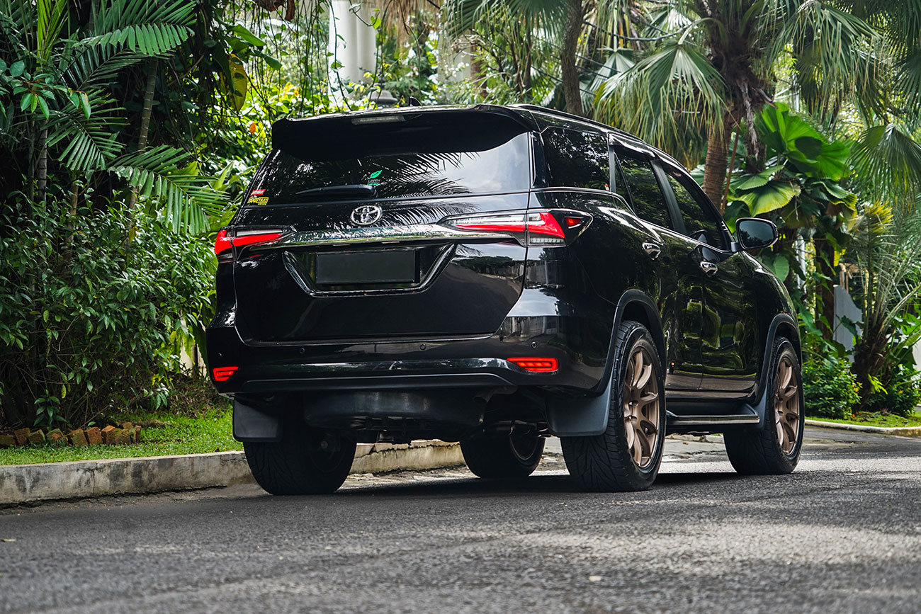 Permaisuri Rays Gram Lights 57Trans X Ft Fortuner VRZ