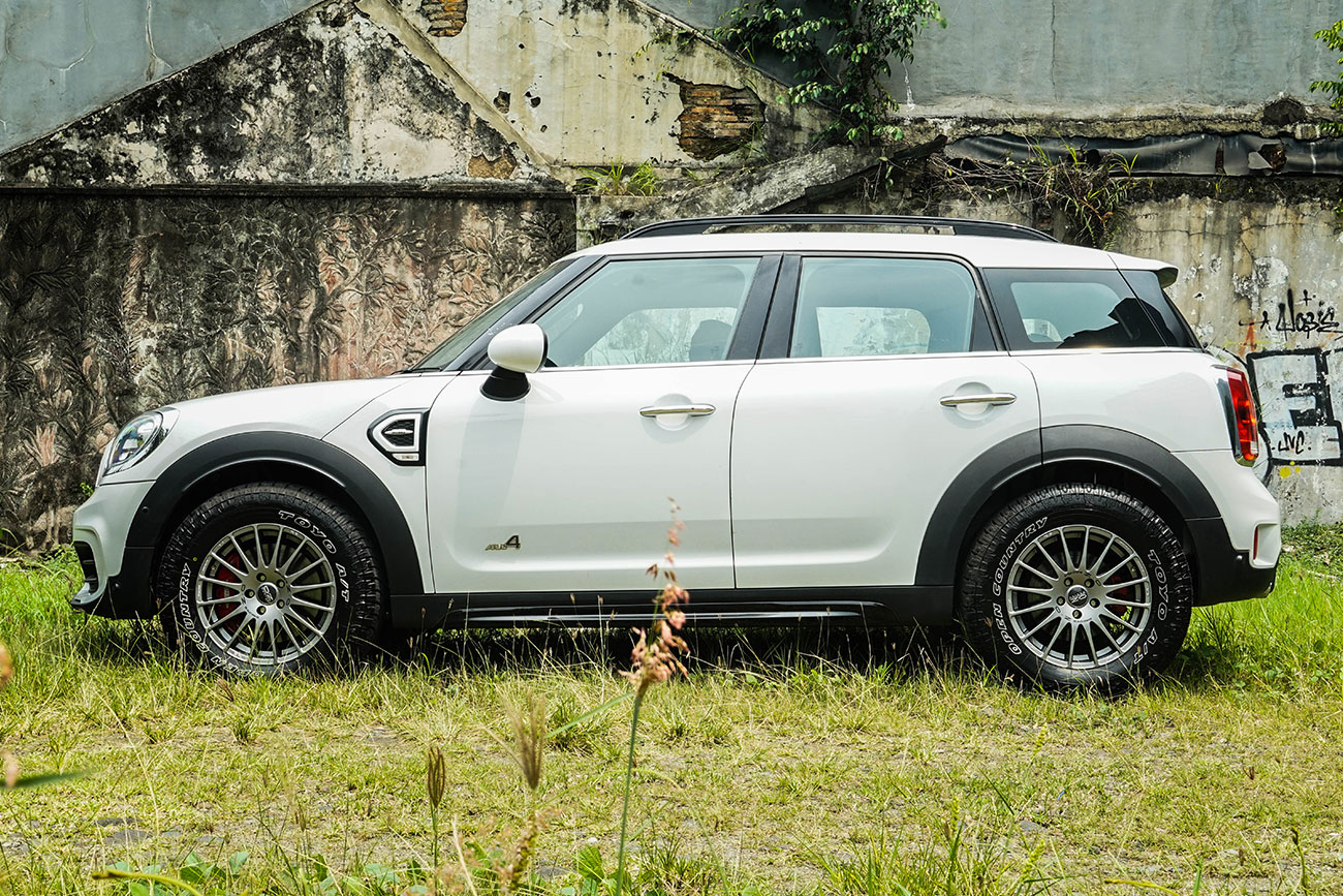 Permaisuri | Mini Cooper Countryman F60 with OZ Racing ...