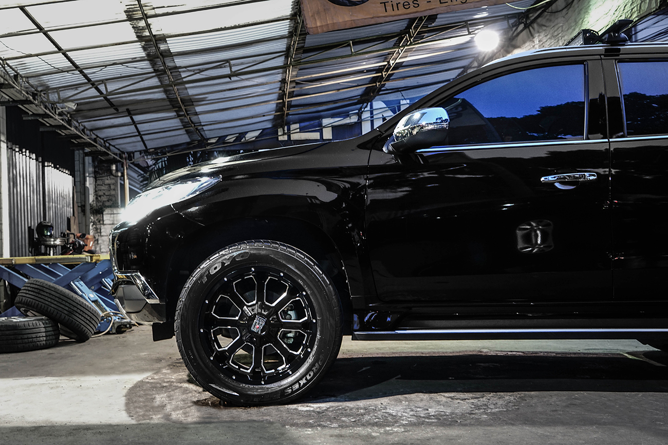 XD Series Buck 25 on Pajero Sport Dakar