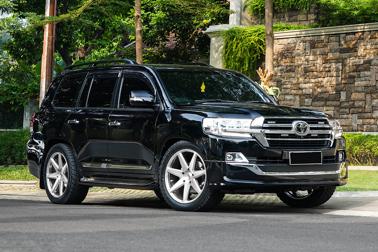 Vossen CG207 on Land Cruiser