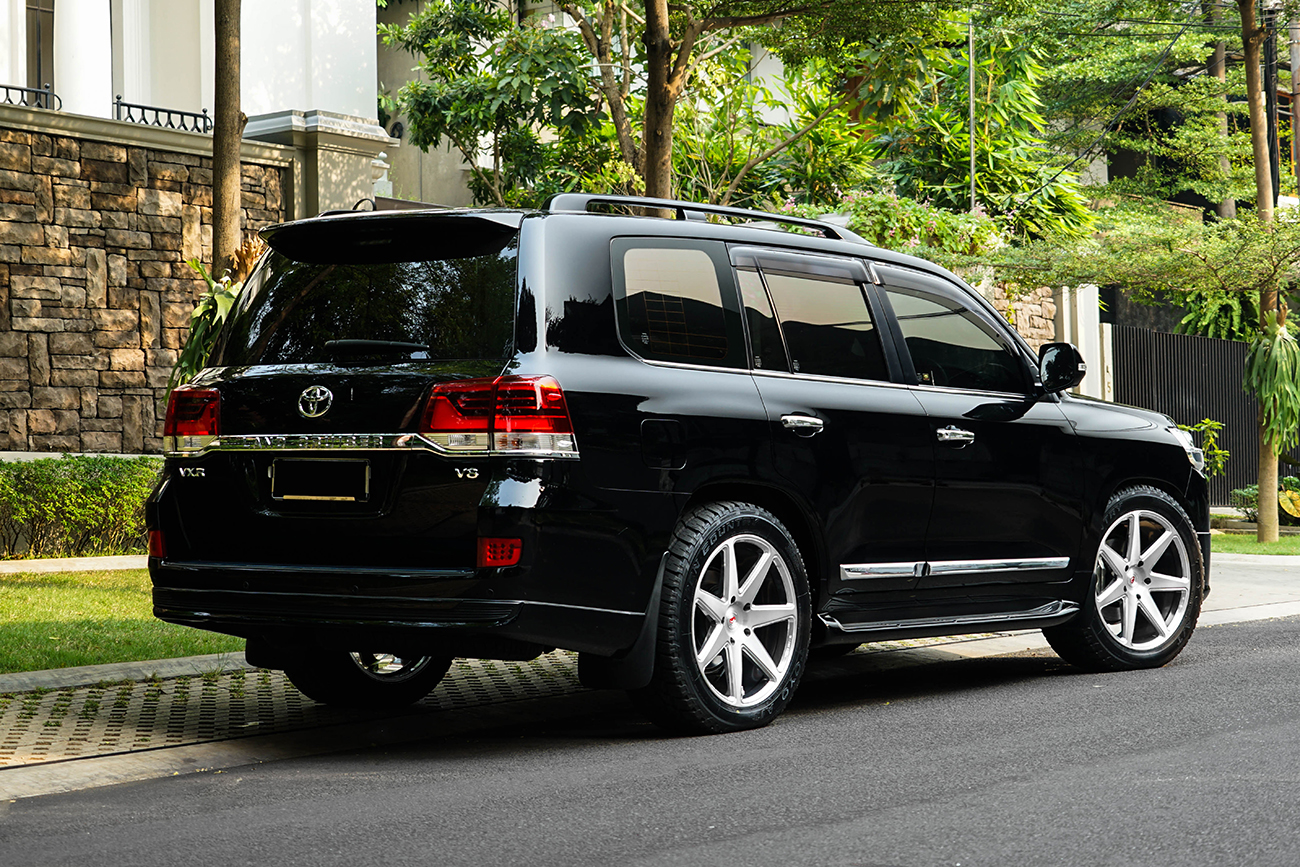 Vossen CG207 on Land Cruiser